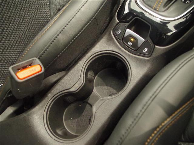 ジープ・コンパス リミテッド　Ｂｅａｔｓ　Ａｕｄｉｏプレミアムサウンドシステムスピーカー　アダプティブクルーズコントロール　車線逸脱警報プラス　前面衝突警報　ブラインドスポット　純正ナビ　ＡｐｐｌｅＣａｒＰｌａｙ（35枚目）