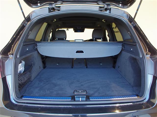 ＧＬＣ ＧＬＣ２２０ｄ　４マチックスポーツ　サンルーフ　レザーシート　Ｂｕｒｍｅｓｔｅｒサウンドシステム　純正ＨＤＤナビゲーション　ヘッドアップディスプレイ　レーダーセーフティパッケージ　３６０°カメラシステム（12枚目）