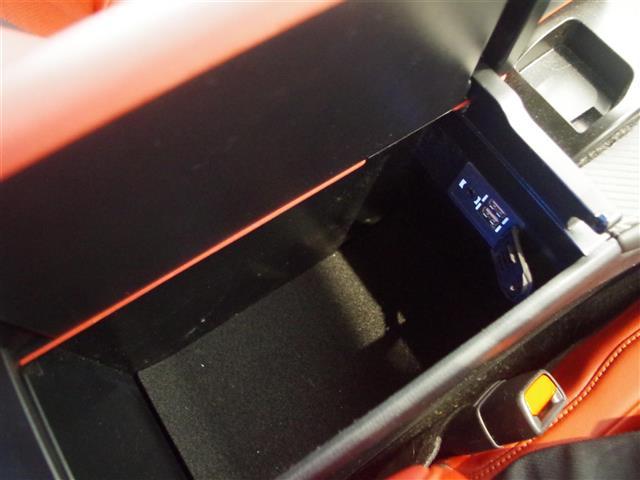 ＵＸ ＵＸ２００　Ｆスポーツ　ＴＲＤアンダーフルエアロ　レクサスセーフティ　衝突軽減ブレーキ　レーントレーシングアシスト　オートマチックハイビーム　レーダークルーズコントロール　ロードサインアシスト（32枚目）