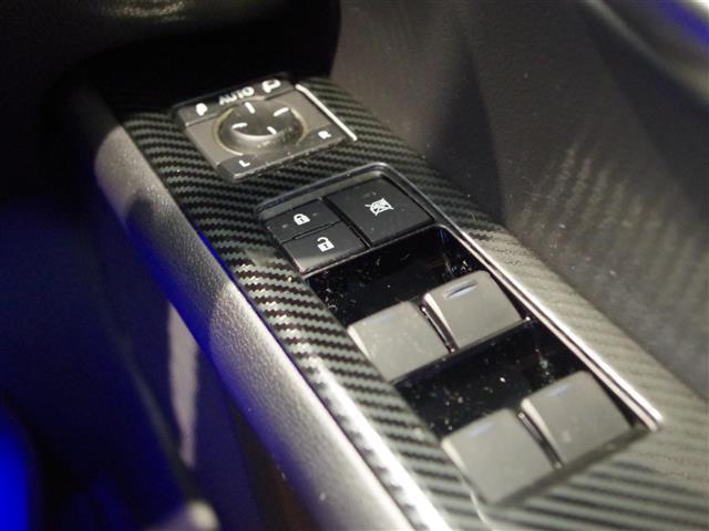 ＵＸ ＵＸ２００　Ｆスポーツ　ＴＲＤアンダーフルエアロ　レクサスセーフティ　衝突軽減ブレーキ　レーントレーシングアシスト　オートマチックハイビーム　レーダークルーズコントロール　ロードサインアシスト（38枚目）