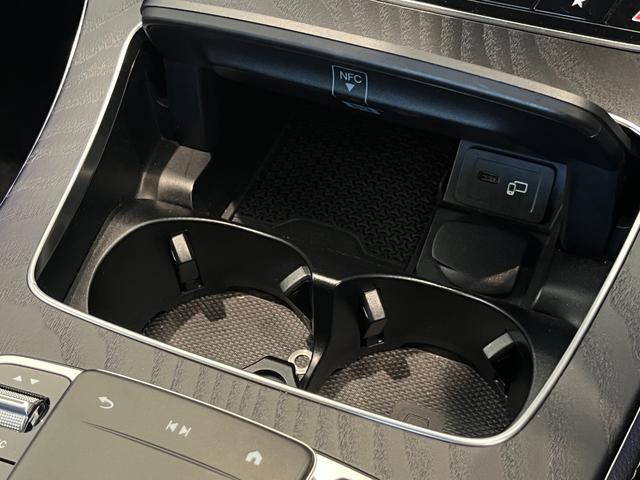Ｅクラス Ｅ３５０ｅ　スポーツ　Ｂｕｒｍｅｓｔｅｒサウンドシステム　ヘッドアップディスプレイ　ＡＭＧライン　エクスクルーシブパッケージ　全席シートヒーター　本革シート　エアバランスパッケージ（35枚目）