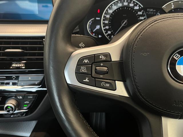 5シリーズ 523d xDrive Mスピリット ドライビングアシストプラス パーキングアシストプラス BMWヘッドアップディスプレイ LEDヘッドライト 電動フロントシート運転席メモリー機能付 純正ナビ TV DVD再生(4枚目)
