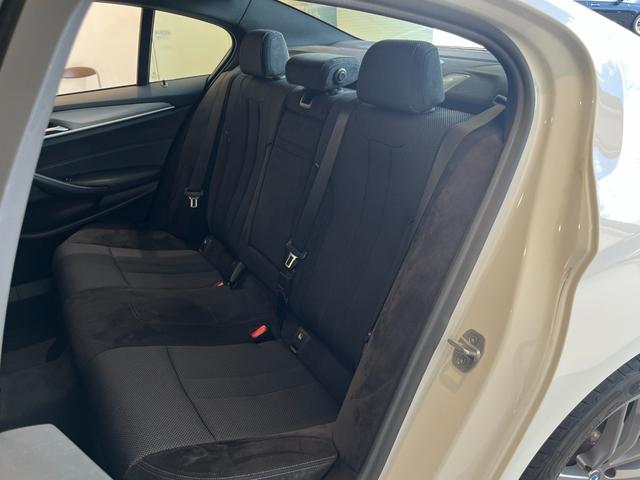 5シリーズ 523d xDrive Mスピリット ドライビングアシストプラス パーキングアシストプラス BMWヘッドアップディスプレイ LEDヘッドライト 電動フロントシート運転席メモリー機能付 純正ナビ TV DVD再生(14枚目)