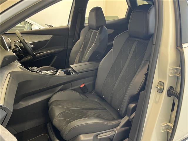 3008 GT ブルーHDi 8インチタッチスクリーン アクティブセーフティブレーキ ブレーキアシスト レーンキープアシスト アクティブクルーズコントロール フルLEDヘッドライト(5枚目)