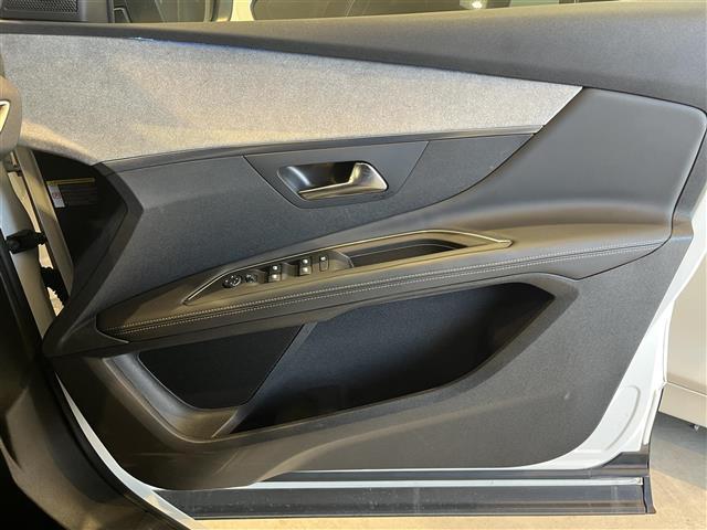 3008 GT ブルーHDi 8インチタッチスクリーン アクティブセーフティブレーキ ブレーキアシスト レーンキープアシスト アクティブクルーズコントロール フルLEDヘッドライト(41枚目)