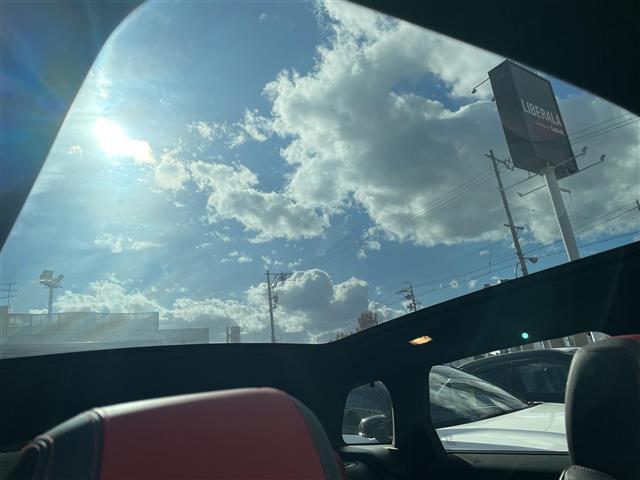 レンジローバーイヴォーク HSEダイナミック ブラックデザインパック パノラミックグラスルーフ MERIDIA ACC 360°パークアシスト レーンデパーチャーワーニング パワーシート LED シートヒーター パワーテールゲート(17枚目)