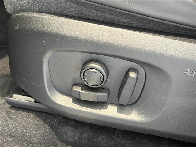 レンジローバーイヴォーク HSEダイナミック ブラックデザインパック パノラミックグラスルーフ MERIDIA ACC 360°パークアシスト レーンデパーチャーワーニング パワーシート LED シートヒーター パワーテールゲート(31枚目)