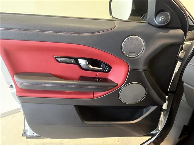 レンジローバーイヴォーク HSEダイナミック ブラックデザインパック パノラミックグラスルーフ MERIDIA ACC 360°パークアシスト レーンデパーチャーワーニング パワーシート LED シートヒーター パワーテールゲート(33枚目)