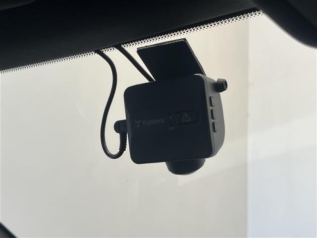 レンジローバーイヴォーク HSEダイナミック ブラックデザインパック パノラミックグラスルーフ MERIDIA ACC 360°パークアシスト レーンデパーチャーワーニング パワーシート LED シートヒーター パワーテールゲート(39枚目)