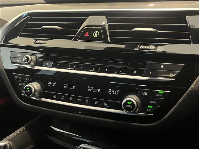 5シリーズ 523dツーリング Mスポーツ ハイラインパッケージ レザーシート イノベーションパッケージ ディスプレイキー 純正ナビ TV Bluetooth 全方位カメラ アンビエントライト アダプティブLEDヘッドライト(7枚目)