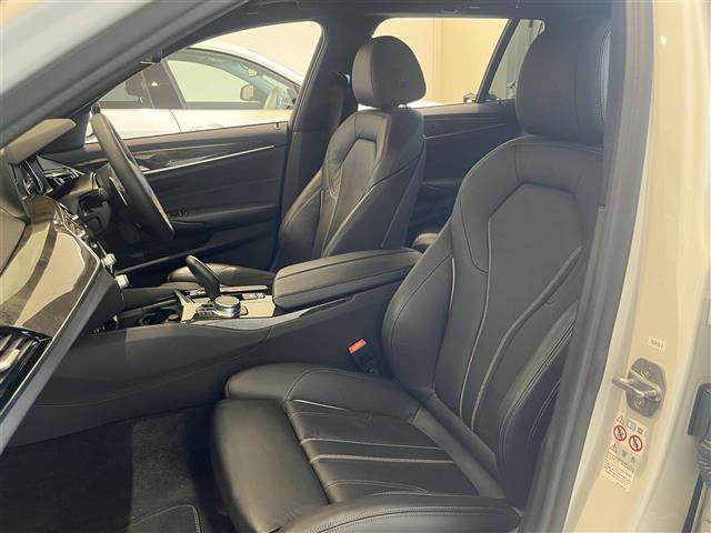 5シリーズ 523dツーリング Mスポーツ ハイラインパッケージ レザーシート イノベーションパッケージ ディスプレイキー 純正ナビ TV Bluetooth 全方位カメラ アンビエントライト アダプティブLEDヘッドライト(11枚目)