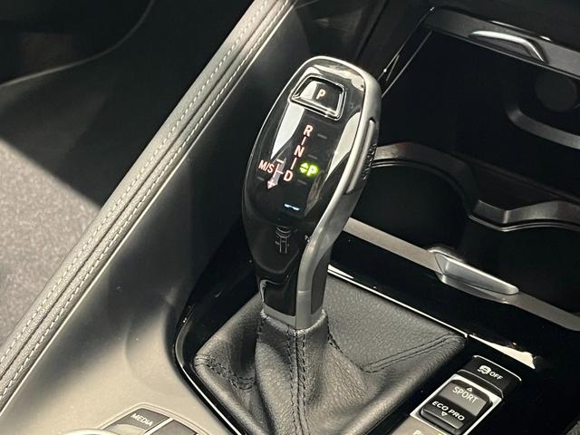 Ｘ１ ｘＤｒｉｖｅ　１８ｄ　ｘライン　アドバンスドアクティブセーフティパッケージドライビングアシストプラス　アクティブクルーズコントロール　ストップゴー機能付コンフォートパッケージ　スライディング・リヤ・シート　電動フロント・シート（18枚目）