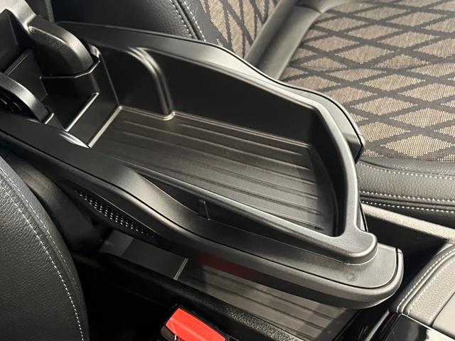 Ｘ１ ｘＤｒｉｖｅ　１８ｄ　ｘライン　アドバンスドアクティブセーフティパッケージドライビングアシストプラス　アクティブクルーズコントロール　ストップゴー機能付コンフォートパッケージ　スライディング・リヤ・シート　電動フロント・シート（21枚目）