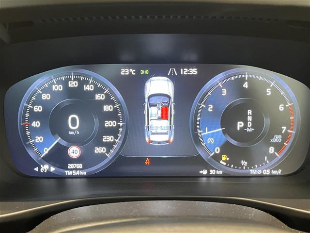 ＸＣ４０ Ｔ５　ＡＷＤ　Ｒデザイン　１ｓｔＥＤ　３００台限定車サンルーフｈａｒｍａｎ／ｋａｒｄｏｎ全車速追従機能付ＡＣＣパイロットアシスト（車線維持支援機能）レーンキーピングエイドフロントシートヒーター電動リアゲートパワーシート（2枚目）