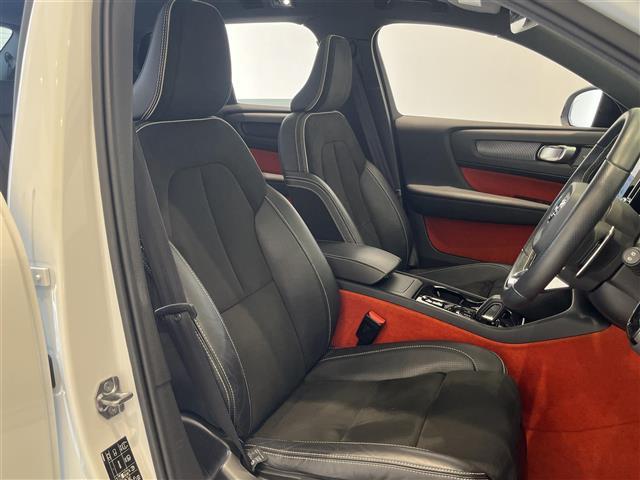 ＸＣ４０ Ｔ５　ＡＷＤ　Ｒデザイン　１ｓｔＥＤ　３００台限定車サンルーフｈａｒｍａｎ／ｋａｒｄｏｎ全車速追従機能付ＡＣＣパイロットアシスト（車線維持支援機能）レーンキーピングエイドフロントシートヒーター電動リアゲートパワーシート（11枚目）