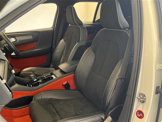 ＸＣ４０ Ｔ５　ＡＷＤ　Ｒデザイン　１ｓｔＥＤ　３００台限定車サンルーフｈａｒｍａｎ／ｋａｒｄｏｎ全車速追従機能付ＡＣＣパイロットアシスト（車線維持支援機能）レーンキーピングエイドフロントシートヒーター電動リアゲートパワーシート（14枚目）