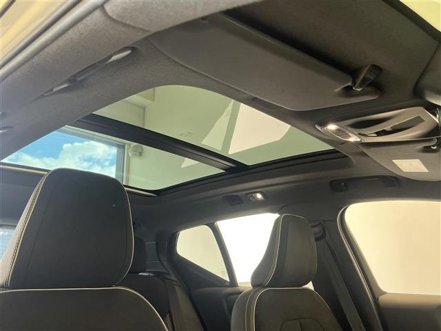 ＸＣ４０ Ｔ５　ＡＷＤ　Ｒデザイン　１ｓｔＥＤ　３００台限定車サンルーフｈａｒｍａｎ／ｋａｒｄｏｎ全車速追従機能付ＡＣＣパイロットアシスト（車線維持支援機能）レーンキーピングエイドフロントシートヒーター電動リアゲートパワーシート（15枚目）