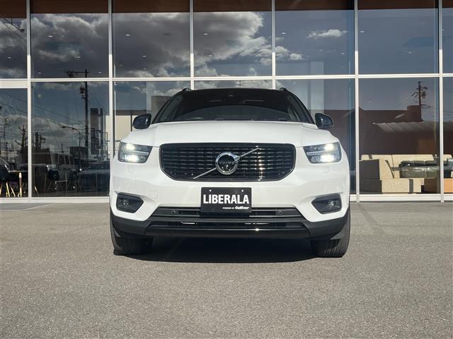 ＸＣ４０ Ｔ５　ＡＷＤ　Ｒデザイン　１ｓｔＥＤ　３００台限定車サンルーフｈａｒｍａｎ／ｋａｒｄｏｎ全車速追従機能付ＡＣＣパイロットアシスト（車線維持支援機能）レーンキーピングエイドフロントシートヒーター電動リアゲートパワーシート（18枚目）