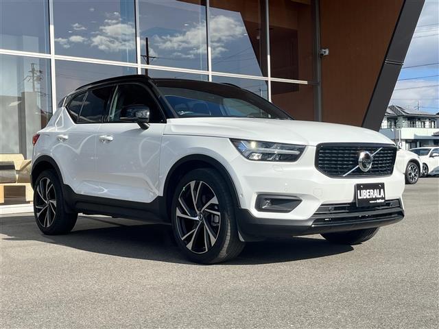 ＸＣ４０ Ｔ５　ＡＷＤ　Ｒデザイン　１ｓｔＥＤ　３００台限定車サンルーフｈａｒｍａｎ／ｋａｒｄｏｎ全車速追従機能付ＡＣＣパイロットアシスト（車線維持支援機能）レーンキーピングエイドフロントシートヒーター電動リアゲートパワーシート（19枚目）