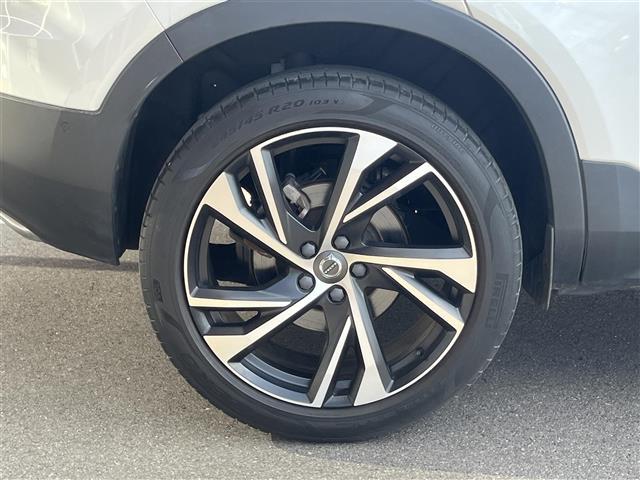 ＸＣ４０ Ｔ５　ＡＷＤ　Ｒデザイン　１ｓｔＥＤ　３００台限定車サンルーフｈａｒｍａｎ／ｋａｒｄｏｎ全車速追従機能付ＡＣＣパイロットアシスト（車線維持支援機能）レーンキーピングエイドフロントシートヒーター電動リアゲートパワーシート（25枚目）