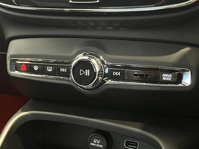 ＸＣ４０ Ｔ５　ＡＷＤ　Ｒデザイン　１ｓｔＥＤ　３００台限定車サンルーフｈａｒｍａｎ／ｋａｒｄｏｎ全車速追従機能付ＡＣＣパイロットアシスト（車線維持支援機能）レーンキーピングエイドフロントシートヒーター電動リアゲートパワーシート（30枚目）