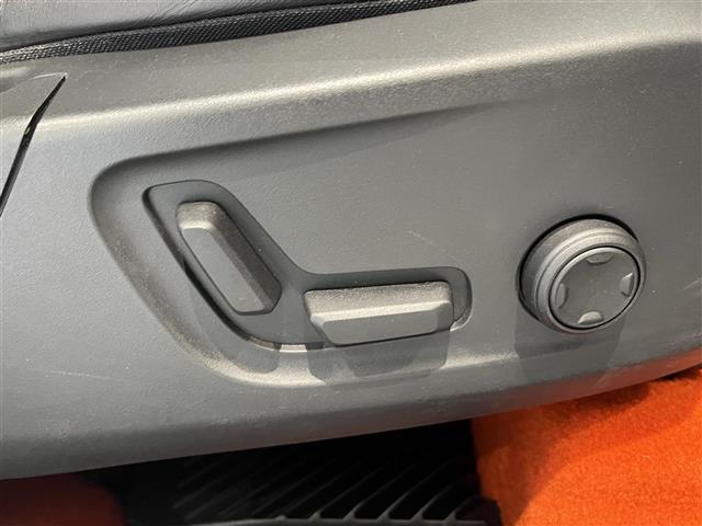 ＸＣ４０ Ｔ５　ＡＷＤ　Ｒデザイン　１ｓｔＥＤ　３００台限定車サンルーフｈａｒｍａｎ／ｋａｒｄｏｎ全車速追従機能付ＡＣＣパイロットアシスト（車線維持支援機能）レーンキーピングエイドフロントシートヒーター電動リアゲートパワーシート（31枚目）