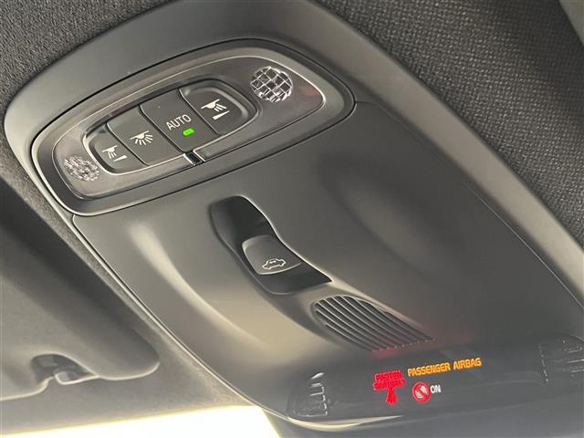 ＸＣ４０ Ｔ５　ＡＷＤ　Ｒデザイン　１ｓｔＥＤ　３００台限定車サンルーフｈａｒｍａｎ／ｋａｒｄｏｎ全車速追従機能付ＡＣＣパイロットアシスト（車線維持支援機能）レーンキーピングエイドフロントシートヒーター電動リアゲートパワーシート（35枚目）