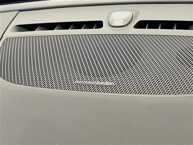 ＸＣ４０ Ｔ５　ＡＷＤ　Ｒデザイン　１ｓｔＥＤ　３００台限定車サンルーフｈａｒｍａｎ／ｋａｒｄｏｎ全車速追従機能付ＡＣＣパイロットアシスト（車線維持支援機能）レーンキーピングエイドフロントシートヒーター電動リアゲートパワーシート（40枚目）