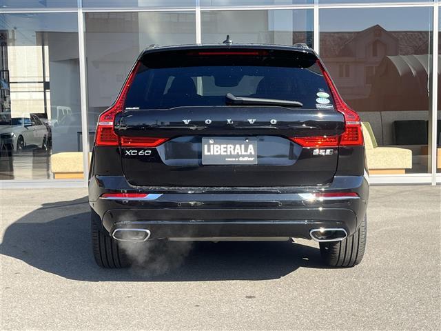 ＸＣ６０ Ｂ５　ＡＷＤ　インスクリプション　クライメートパッケージリアシートヒーターステアリングホイールヒーターネットポケット（トンネルコンソール）全車速追従機能ＡＣＣパイロット・アシスト（車線維持支援機能）ｈａｒｍａｎ／ｋａｒｄｏｎ（21枚目）