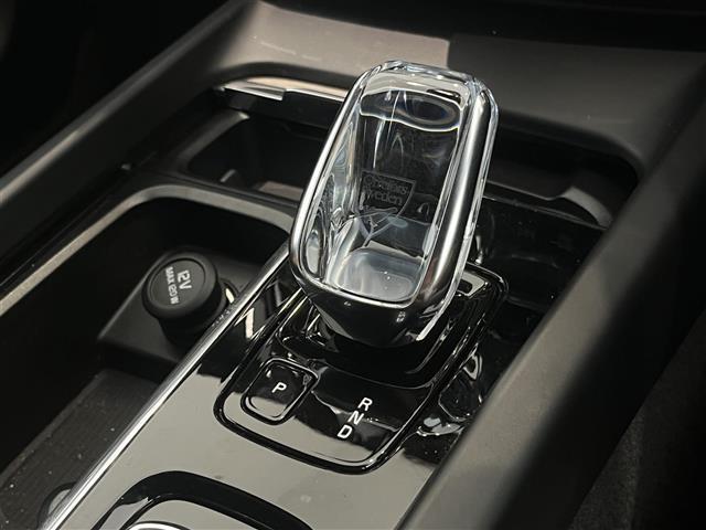 ＸＣ６０ Ｂ５　ＡＷＤ　インスクリプション　クライメートパッケージリアシートヒーターステアリングホイールヒーターネットポケット（トンネルコンソール）全車速追従機能ＡＣＣパイロット・アシスト（車線維持支援機能）ｈａｒｍａｎ／ｋａｒｄｏｎ（31枚目）