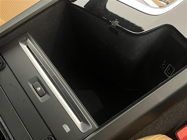 ＸＣ６０ Ｂ５　ＡＷＤ　インスクリプション　クライメートパッケージリアシートヒーターステアリングホイールヒーターネットポケット（トンネルコンソール）全車速追従機能ＡＣＣパイロット・アシスト（車線維持支援機能）ｈａｒｍａｎ／ｋａｒｄｏｎ（33枚目）