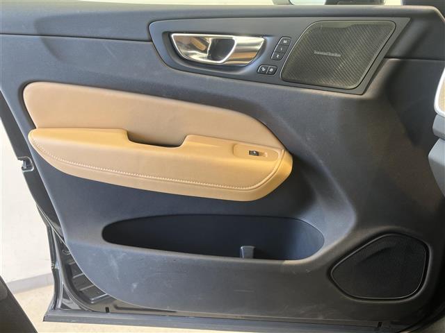 ＸＣ６０ Ｂ５　ＡＷＤ　インスクリプション　クライメートパッケージリアシートヒーターステアリングホイールヒーターネットポケット（トンネルコンソール）全車速追従機能ＡＣＣパイロット・アシスト（車線維持支援機能）ｈａｒｍａｎ／ｋａｒｄｏｎ（36枚目）