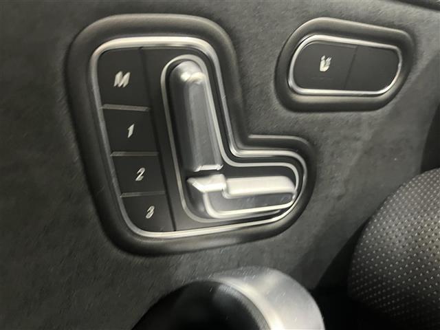 Ａクラス Ａ１８０　スタイル　ＡＭＧライン　レーダーセーフティーパッケージナビゲーションパッケージＡＭＧスタイリングパッケージアクティブディスタンスアシストディストロニックアクティブブレーキアシストアクティブレーンキーピングアシスト（35枚目）