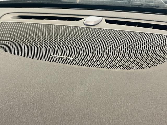 Ｖ６０ Ｂ５　Ｒデザイン　サンルーフ　ｈａｒｍａｎ／ｋａｒｄｏｎ　Ａｐｐｌｅｃａｒｐｌａｙ　ＡｎｄｒｏｉｄＡｕｔｏ　アダプティブクルーズコントロール　シートヒーター　ステアリングヒーター　ヘッドアップディスプレイ（8枚目）