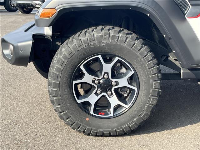 ジープ・ラングラーアンリミテッド ルビコン　Ｂｅｓｔｏｐソフトトップ　純正ナビ　ＴＶ　ＢＴ　ＡｐｐｌｅＣａｒＰｌａｙ　Ａｎｄｒｏｉｄ　Ａｕｔｏ　アダプティブクルーズコントロール　ブラインドスポットミニター（22枚目）