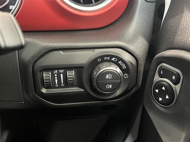 ジープ・ラングラーアンリミテッド ルビコン　Ｂｅｓｔｏｐソフトトップ　純正ナビ　ＴＶ　ＢＴ　ＡｐｐｌｅＣａｒＰｌａｙ　Ａｎｄｒｏｉｄ　Ａｕｔｏ　アダプティブクルーズコントロール　ブラインドスポットミニター（34枚目）