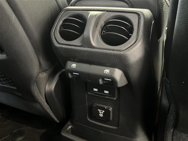 ジープ・ラングラーアンリミテッド ルビコン　Ｂｅｓｔｏｐソフトトップ　純正ナビ　ＴＶ　ＢＴ　ＡｐｐｌｅＣａｒＰｌａｙ　Ａｎｄｒｏｉｄ　Ａｕｔｏ　アダプティブクルーズコントロール　ブラインドスポットミニター（40枚目）