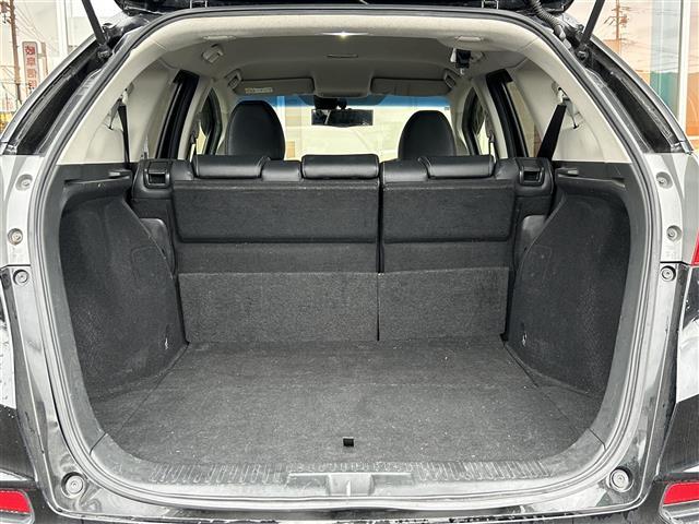 シャトル ハイブリッドＸ　ｃａｒｒｏｚｚｅｒｉａナビ　ＴＶ　ＤＶＤ　ＣＤ　Ｂｌｕｅｔｏｏｔｈ　ハーフレザーシート　バックカメラ　シティブレーキアクティブシステム　パドルシフト　ビルトインＥＴＣ　スマートキースペア（8枚目）