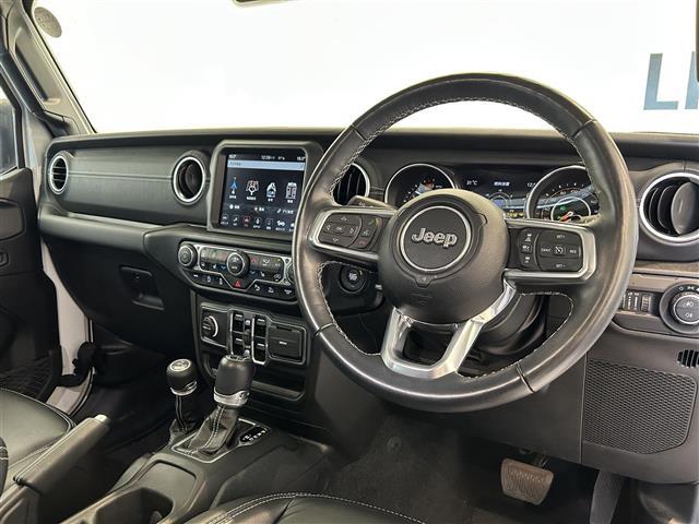 ジープ・ラングラーアンリミテッド サハラ　純正ナビ　アルパイン製プレミアムスピーカー　ブレーキアシストＰａｒｋＳｅｎｓｅフロント　リアパークアシスト　リアバックアップカメラ（9枚目）