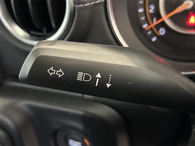 ジープ・ラングラーアンリミテッド サハラ　純正ナビ　アルパイン製プレミアムスピーカー　ブレーキアシストＰａｒｋＳｅｎｓｅフロント　リアパークアシスト　リアバックアップカメラ（30枚目）