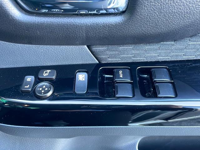 スペーシアカスタム ＸＳ　左パワースライドドア　アイドリングストップ　オートライト純正　フロアマット　ドアバイザー　純正ＡＷ付サマー４本車載（11枚目）