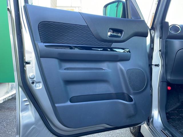 スペーシアカスタム ＸＳ　左パワースライドドア　アイドリングストップ　オートライト純正　フロアマット　ドアバイザー　純正ＡＷ付サマー４本車載（32枚目）