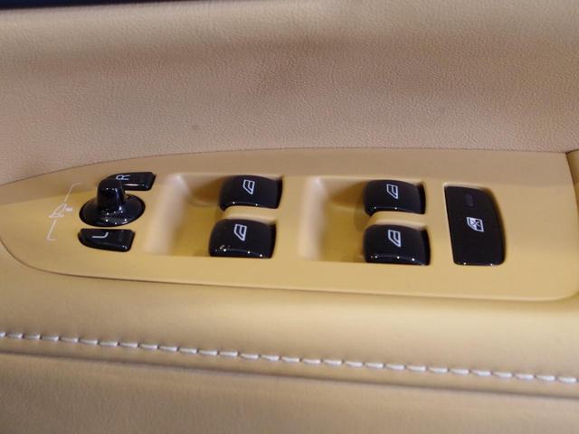D4 インスクリプション サンルーフ 茶革 ACC harman/kardon 純正HDDナビ CitySafety LKA BLIS HUD シートヒーター ベンチレーター ステアリングヒーター 360カメラ 電動リアゲート(45枚目)