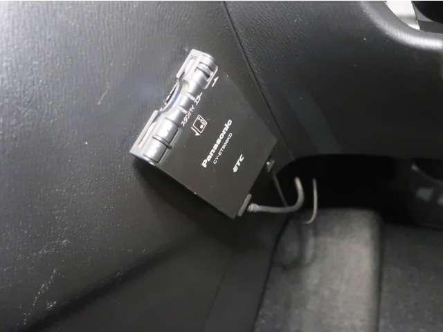 アクセラ 1.5 15S バックガイドモニター ETC ナビ ナビTV 衝突防止装置 スマートキー&プッシュスタート オートクルーズ パワーウィンドウ 地デジフルセグ 整備記録簿 サイドエアバッグ エアコン パワステ ETC(19枚目)