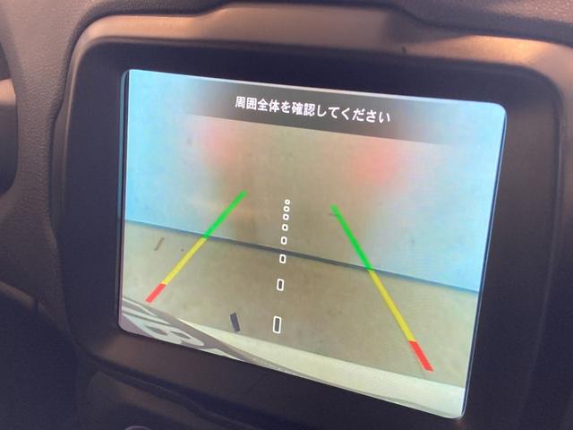 ジープ・レネゲード リミテッド　純正ナビ　バックカメラ　レザーシート　ブラインドスポットモニター　ＥＴＣ２．０　衝突軽減ブレーキ　アダプティブクルーズコントロール　ドライブレコーダー　シートヒーター　プッシュスタート（4枚目）