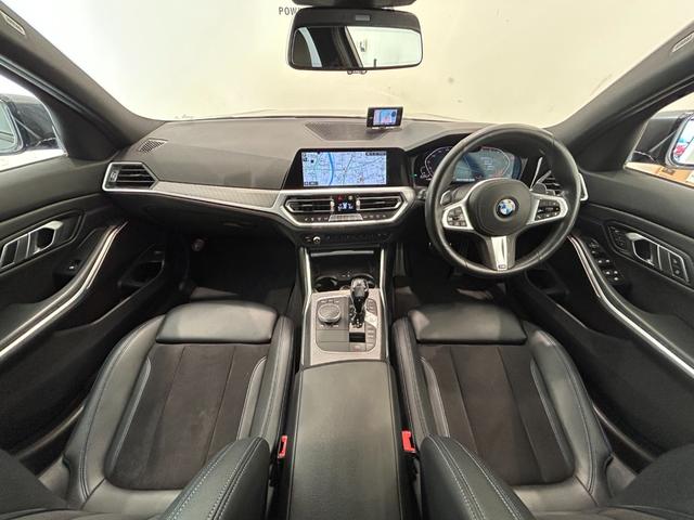 ３シリーズ ３２０ｄ　ｘＤｒｉｖｅ　Ｍスポーツ　ハーフレザーシート　シートヒーター　純正ＨＤＤナビ　ＡｐｐｌｅＣａｒＰｌａｙ　バックカメラ　コーナーセンサー　ワイヤレス充電　Ａクルーズコントロール　前後ドライブレコーダー　ＥＴＣ２．０　ＬＥＤライト（2枚目）