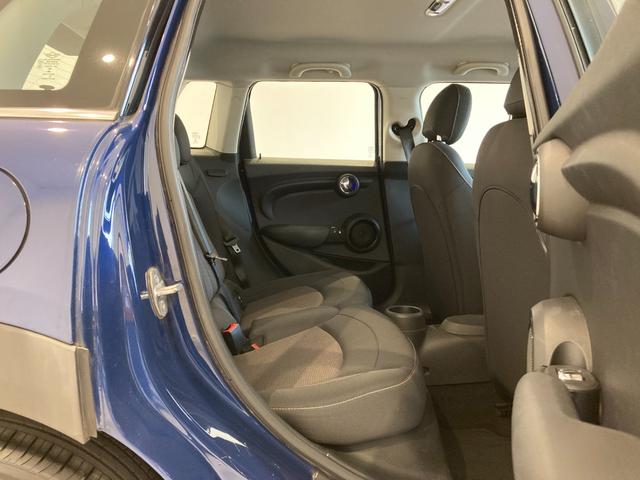 ＭＩＮＩ クーパー　ワンオーナー！　純正ＨＤＤナビ／Ｂｌｕｅｔｏｏｔｈ／ＡＵＸ／ＵＳＢ　ペッパーＰＫＧ　アンビエントライト　電動ミラー　ＥＴＣ　ドライブレコーダー　純正ＬＥＤヘッド／ＬＥＤフォグライト　純正アルミホイール（47枚目）