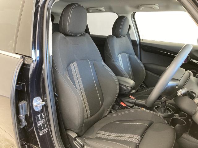 ＭＩＮＩ クーパーＳ　純正ＨＤＤナビ　バックカメラ　コーナーセンサー　パーキングアシスト　フルセグテレビ　Ａクルーズコントロール　前後ドライブレコーダー　ＥＴＣ２．０　ＬＥＤライト　ユニオンジャックライト　ＤＶＤプレーヤー（8枚目）