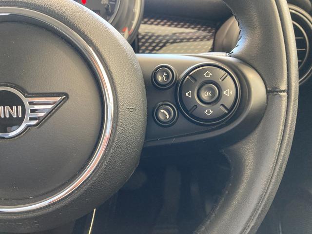 ＭＩＮＩ クーパーＳ　純正ＨＤＤナビ　バックカメラ　コーナーセンサー　パーキングアシスト　フルセグテレビ　Ａクルーズコントロール　前後ドライブレコーダー　ＥＴＣ２．０　ＬＥＤライト　ユニオンジャックライト　ＤＶＤプレーヤー（13枚目）