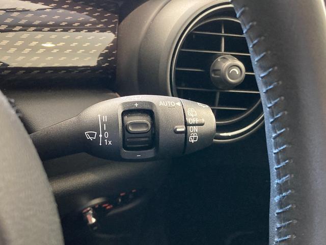 ＭＩＮＩ クーパーＳ　純正ＨＤＤナビ　バックカメラ　コーナーセンサー　パーキングアシスト　フルセグテレビ　Ａクルーズコントロール　前後ドライブレコーダー　ＥＴＣ２．０　ＬＥＤライト　ユニオンジャックライト　ＤＶＤプレーヤー（15枚目）